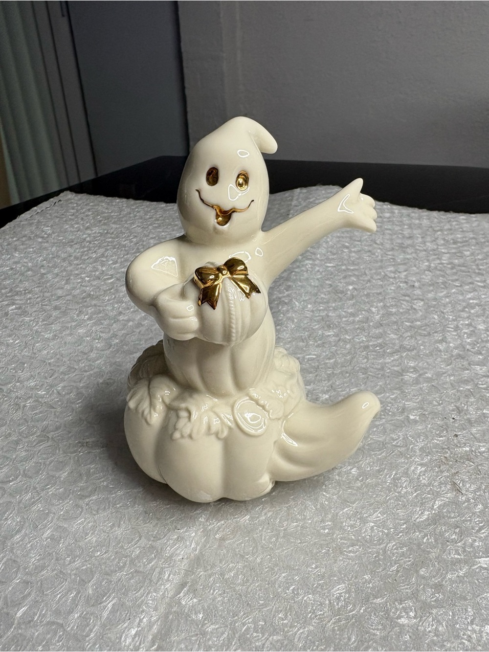 Lenox Halloween Surprise Ghost in a Pumpkin porcelain figurine